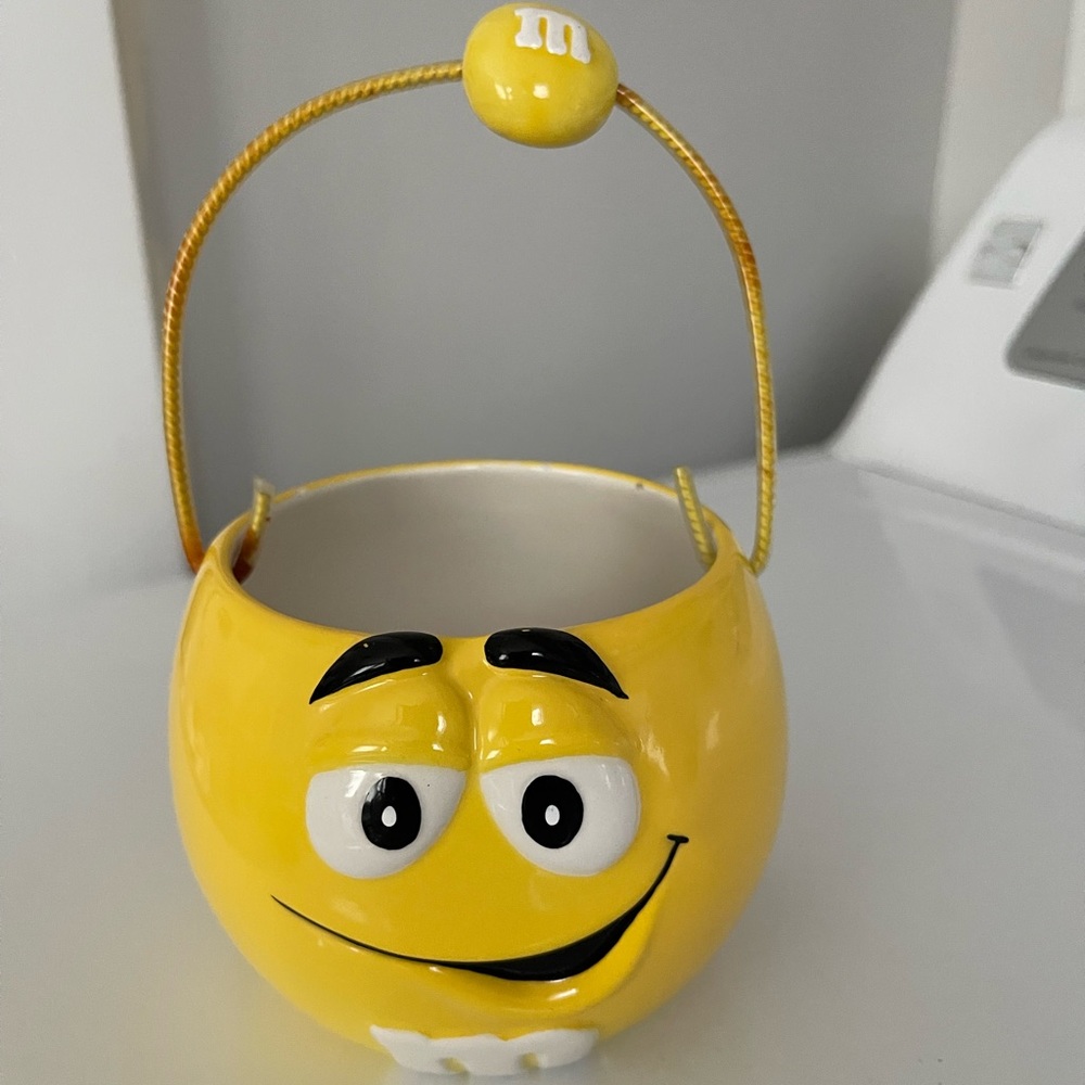 Yellow M&M candy holder